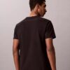 T-shirt clássica às riscas T-shirt clássica às riscas