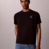 T-shirt com grafismo Monologo em pinceladas