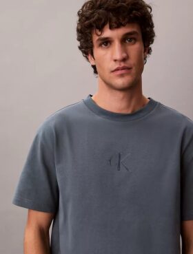 T-shirt com gráfico Monologo líquido