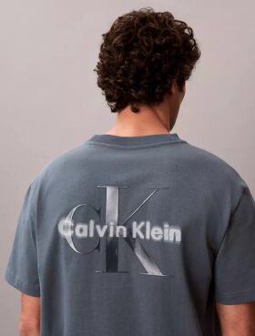 T-shirt com gráfico Monologo líquido