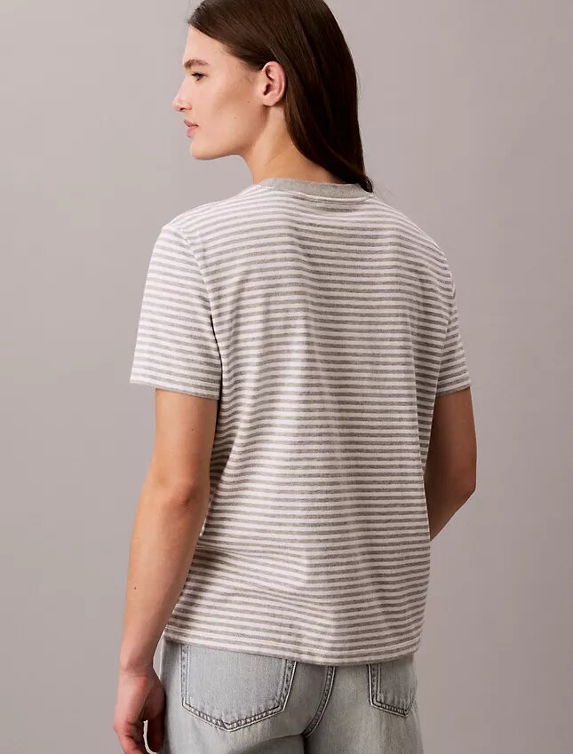 T-shirt com logótipo CK às riscas T-shirt com logótipo CK às riscas
