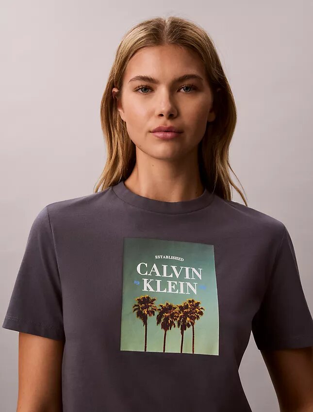 T-shirt com logótipo de palmeira T-shirt com logótipo de palmeira