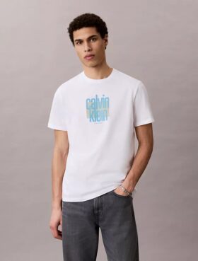 T-shirt com logótipo gráfico Calvin Klein moderno
