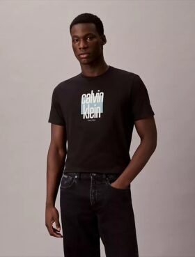 T-shirt com logótipo gráfico Calvin Klein moderno