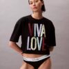 T-shirt curta e folgada Marc Hundley Pride Viva Love T-shirt curta e folgada Marc Hundley Pride Viva Love