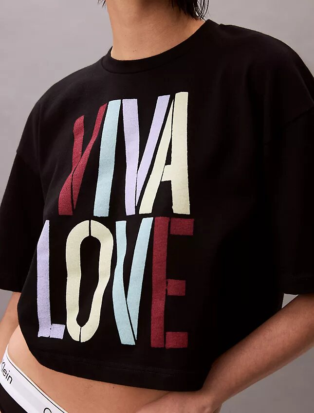 T-shirt curta e folgada Marc Hundley Pride Viva Love T-shirt curta e folgada Marc Hundley Pride Viva Love