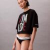 T-shirt curta e folgada Marc Hundley Pride Viva Love T-shirt curta e folgada Marc Hundley Pride Viva Love