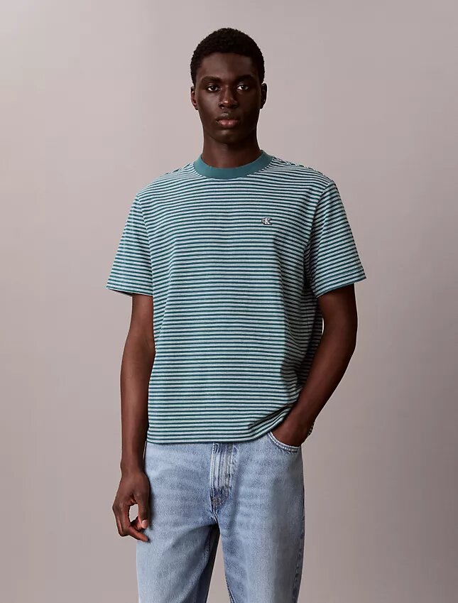 T-shirt de corte descontraído com riscas T-shirt de corte descontraído com riscas