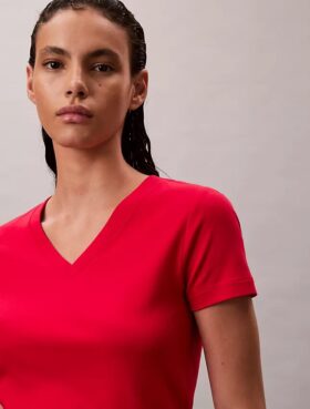 T-shirt de gola em V folgada em algodão líquido