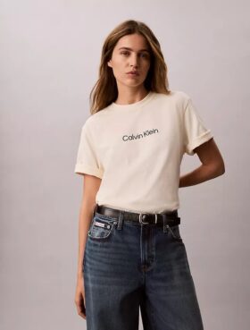 T-shirt de gola redonda com corte largo e logótipo padrão