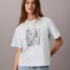 T-shirt de gola redonda com grafismo de paisagem urbana