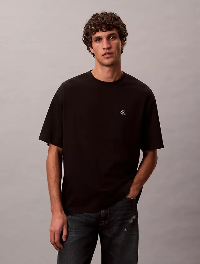 T-shirt de gola redonda descontraída com logótipo de arquivo T-shirt de gola redonda descontraída com logótipo de arquivo