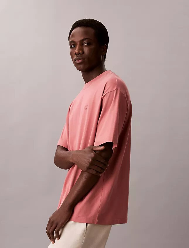 T-shirt de gola redonda descontraída com logótipo de arquivo T-shirt de gola redonda descontraída com logótipo de arquivo