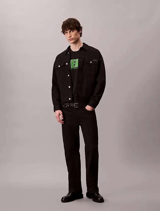 T-shirt descontraída com estampado muito marcante T-shirt descontraída com estampado muito marcante