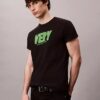 T-shirt descontraída com estampado muito marcante T-shirt descontraída com estampado muito marcante