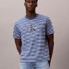 T-shirt Descontraída com Listras Monogram T-shirt Descontraída com Listras Monogram