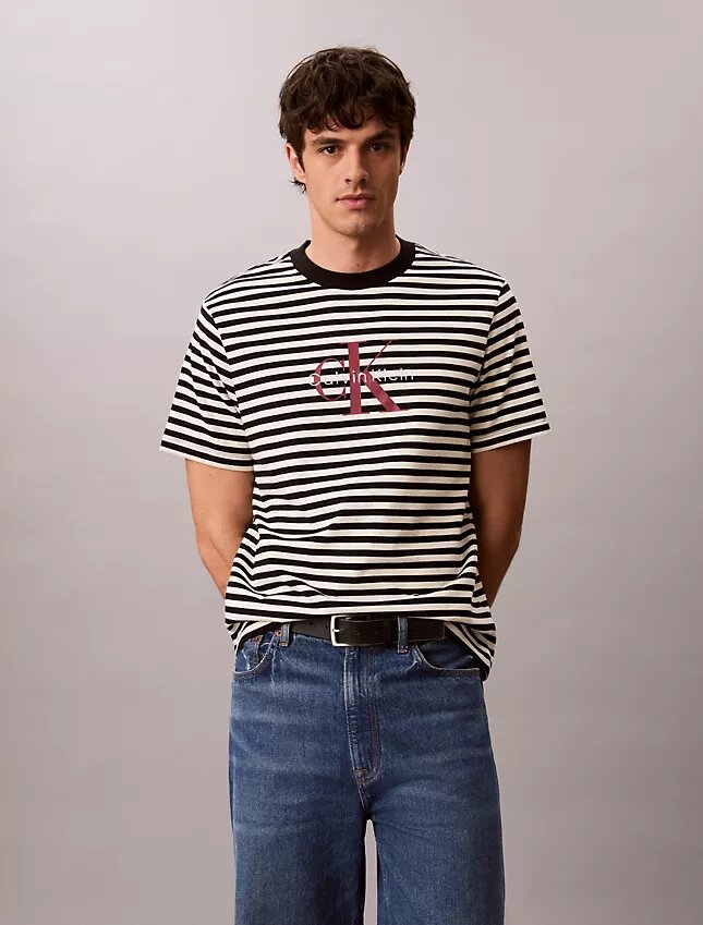 T-shirt Descontraída com Listras Monogram T-shirt Descontraída com Listras Monogram