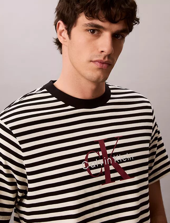 T-shirt Descontraída com Listras Monogram T-shirt Descontraída com Listras Monogram