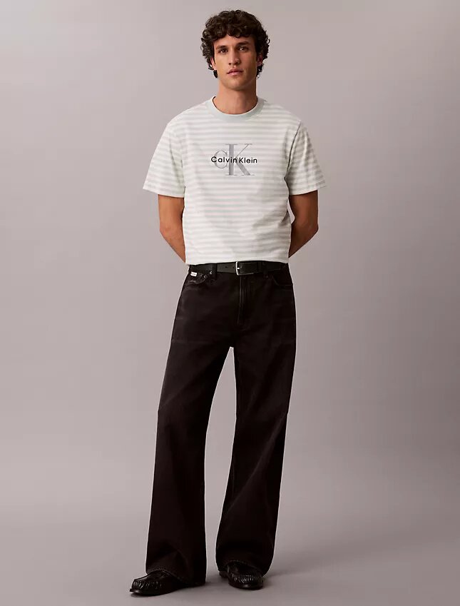 T-shirt Descontraída com Listras Monogram T-shirt Descontraída com Listras Monogram