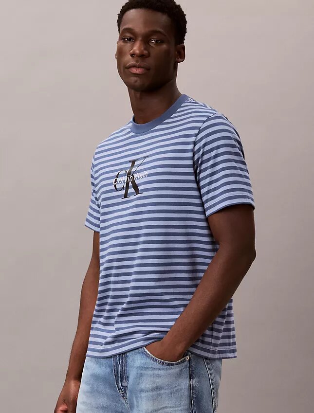 T-shirt Descontraída com Listras Monogram T-shirt Descontraída com Listras Monogram