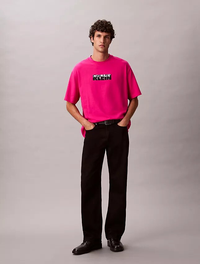 T-shirt Descontraída com Logótipo em Bloco T-shirt Descontraída com Logótipo em Bloco