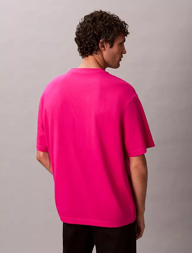T-shirt Descontraída com Logótipo em Bloco T-shirt Descontraída com Logótipo em Bloco