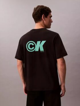 T-shirt Descontraída com Logótipo em Piqué Refrescante