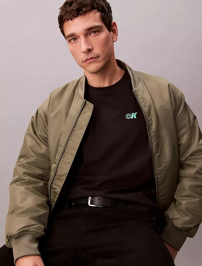 T-shirt Descontraída com Logótipo em Piqué Refrescante T-shirt Descontraída com Logótipo em Piqué Refrescante