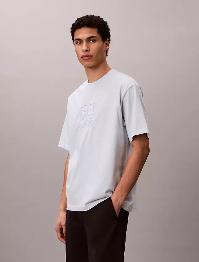 T-shirt Descontraída com Logótipo Emblema T-shirt Descontraída com Logótipo Emblema
