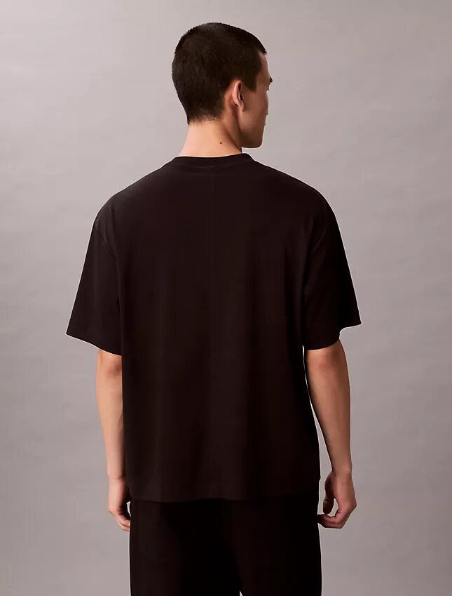 T-shirt Descontraída com Logótipo Emblema T-shirt Descontraída com Logótipo Emblema