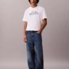 T-shirt Descontraída com Logótipo Gráfico T-shirt Descontraída com Logótipo Gráfico