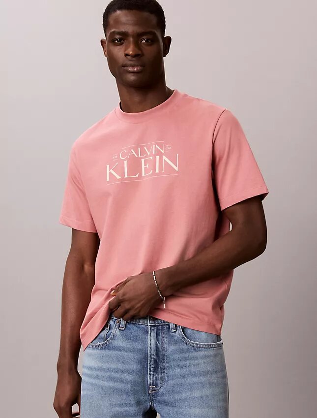 T-shirt Descontraída com Logótipo Gráfico T-shirt Descontraída com Logótipo Gráfico