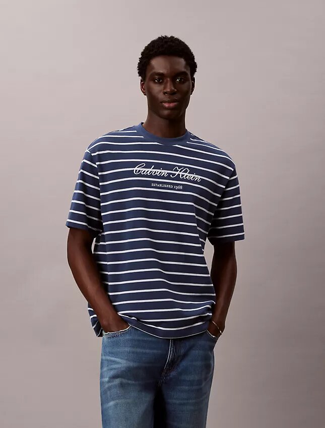 T-shirt Descontraída com Logótipo Listrado T-shirt Descontraída com Logótipo Listrado