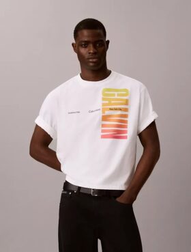 T-shirt Descontraída com Logótipo Ousado Pride