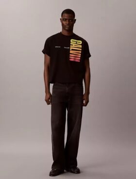 T-shirt Descontraída com Logótipo Ousado Pride