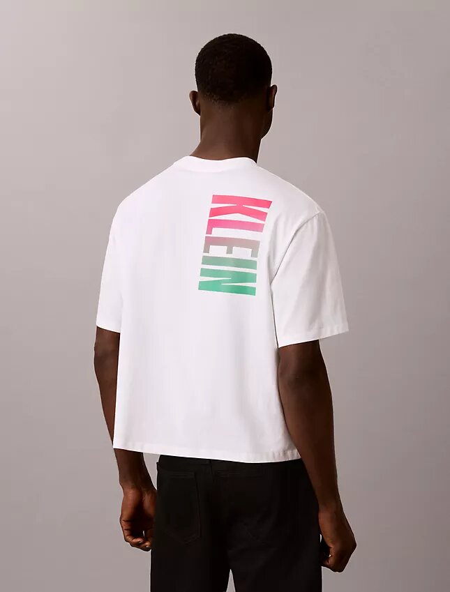 T-shirt Descontraída com Logótipo Ousado Pride T-shirt Descontraída com Logótipo Ousado Pride