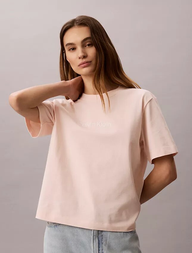 T-shirt Descontraída com Logótipo Padrão T-shirt Descontraída com Logótipo Padrão