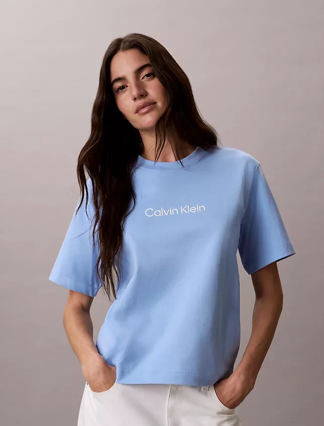T-shirt Descontraída com Logótipo Padrão T-shirt Descontraída com Logótipo Padrão