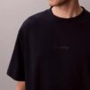 T-shirt Descontraída com Micro Logo Gráfico T-shirt Descontraída com Micro Logo Gráfico