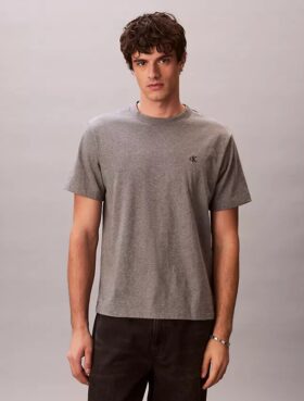 T-shirt Descontraída com Monogram Bordado