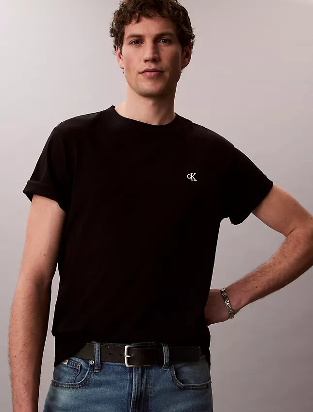 T-shirt Descontraída com Monogram Bordado T-shirt Descontraída com Monogram Bordado