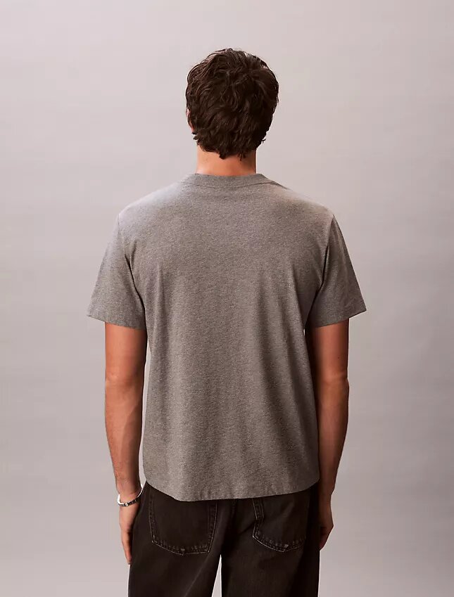 T-shirt Descontraída com Monogram Bordado T-shirt Descontraída com Monogram Bordado