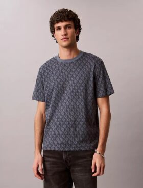 T-shirt Descontraída com Monogram em Toda a Superfície