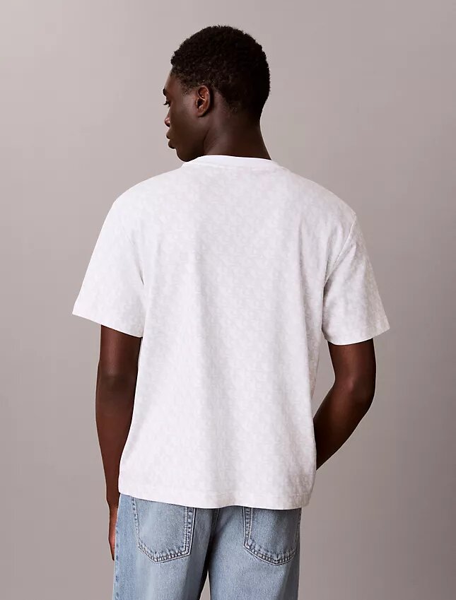 T-shirt Descontraída com Monogram em Toda a Superfície T-shirt Descontraída com Monogram em Toda a Superfície