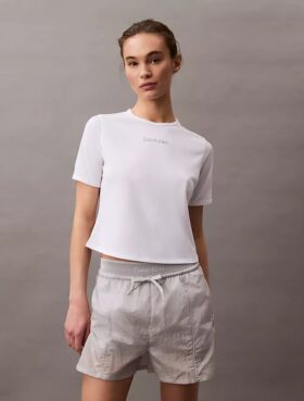 T-shirt desportiva moderna de gola redonda