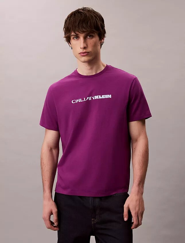 T-shirt folgada com logótipo em destaque T-shirt folgada com logótipo em destaque