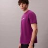 T-shirt folgada com logótipo em destaque T-shirt folgada com logótipo em destaque
