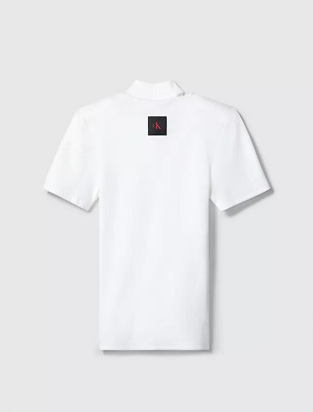 T-shirt justa com decote redondo recortado T-shirt justa com decote redondo recortado