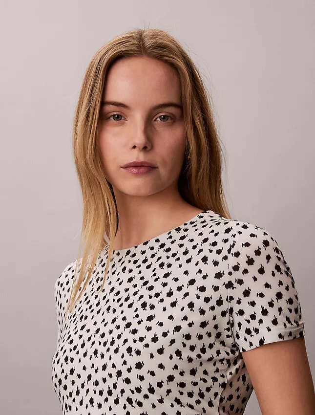 T-shirt justa com franzido T-shirt justa com franzido