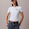 T-shirt justa com logótipo T-shirt justa com logótipo
